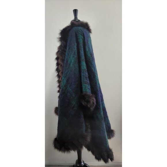 Yves Saint Laurent Vintage Poncho - Picture 4 of 9